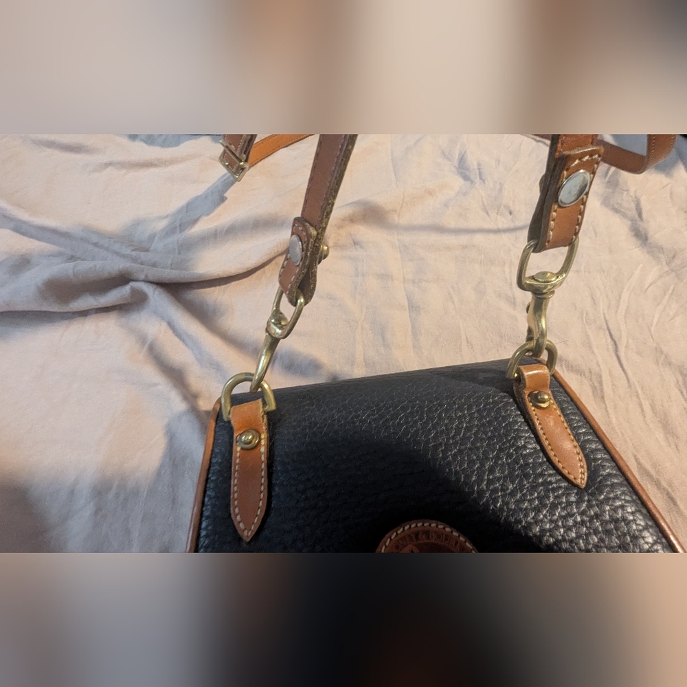 Vintage Dooney & Bourke Black Leather Crossbody Bag - Picture 3 of 8